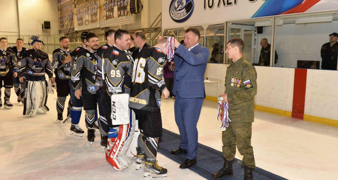 Супер-серия хоккея в Ванино собрала полмиллиона рублей в поддержку СВО