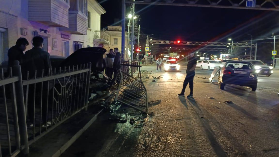 В ночном ДТП в Хабаровске пострадали трое человек