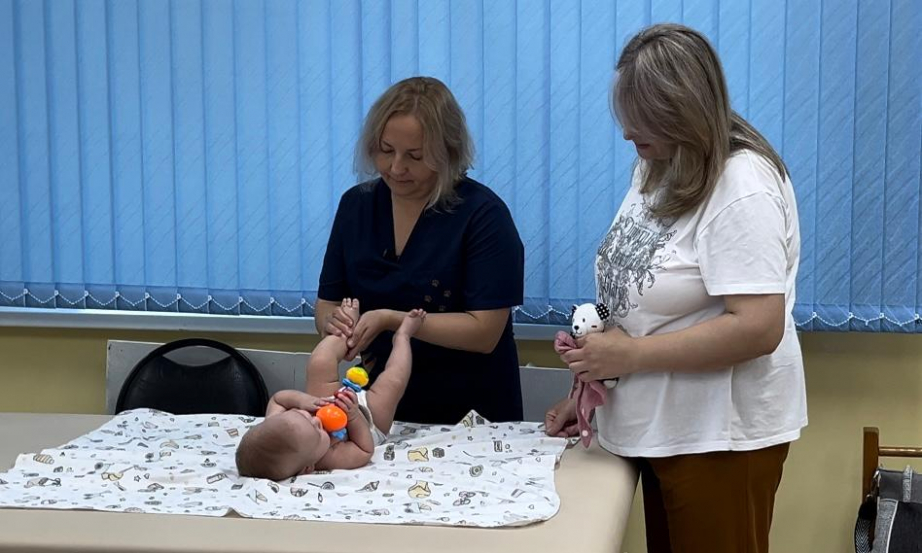 Более эффективно проводить реабилитацию новорождённых помогает нацпроект