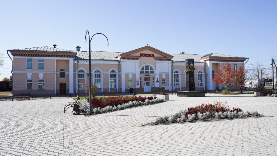 Жители Бикина просят построить мост над ДВЖД из-за долгих перекрытий путей