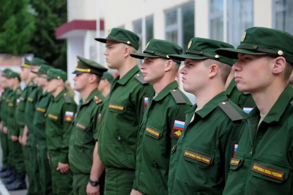 Весенний и осенний призыв в армию собираются отменить в России