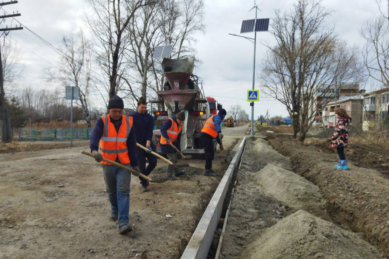 Дорожники Хабаровского района начали ремонт у села Благодатное