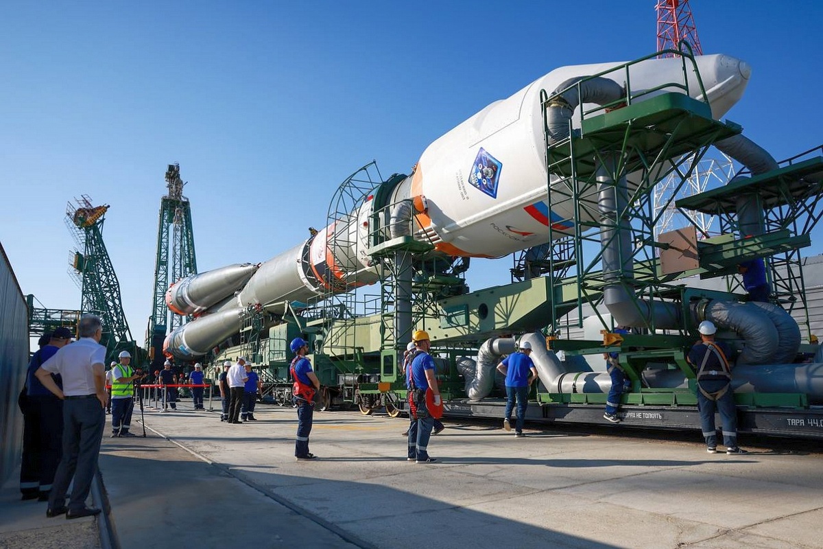 Ракета с символикой ВЭФ-2025 стартовала с космодрома Байконур