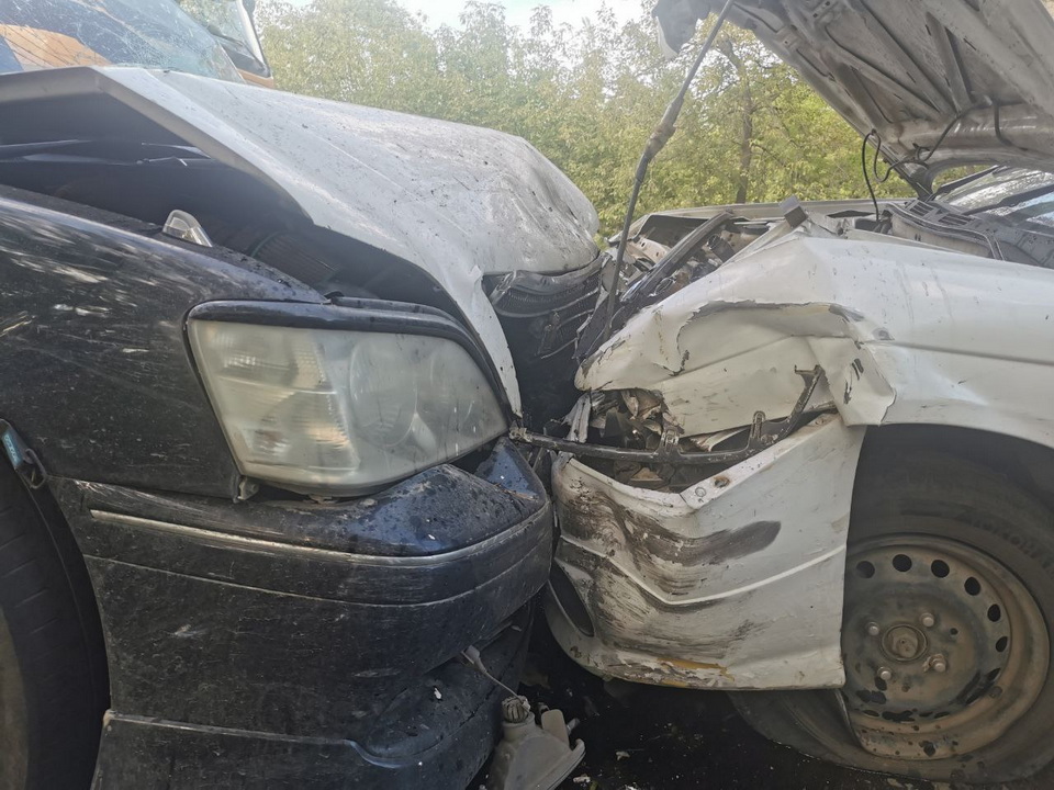 В Комсомольске-на-Амуре водитель потерял сознание и устроил лобовое ДТП