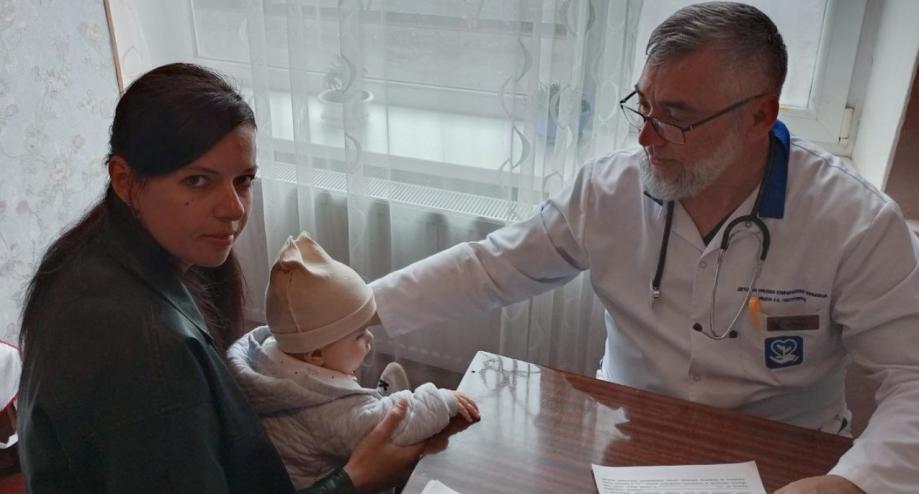 Хабаровские онкологи и офтальмологи помогают жителям Дебальцево  