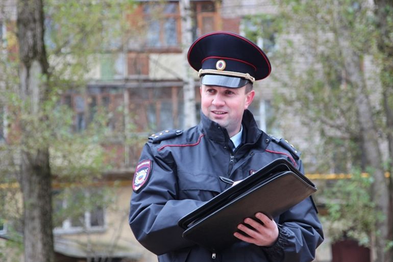 Участковые РФ теперь обязаны будут отчитываться перед людьми раз в год
