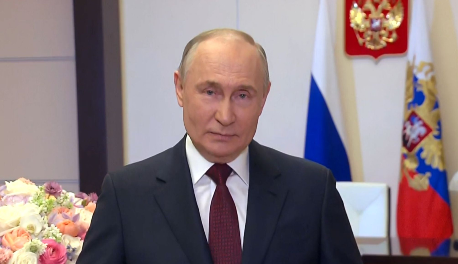 Владимир Путин поздравил женщин России с 8 марта
