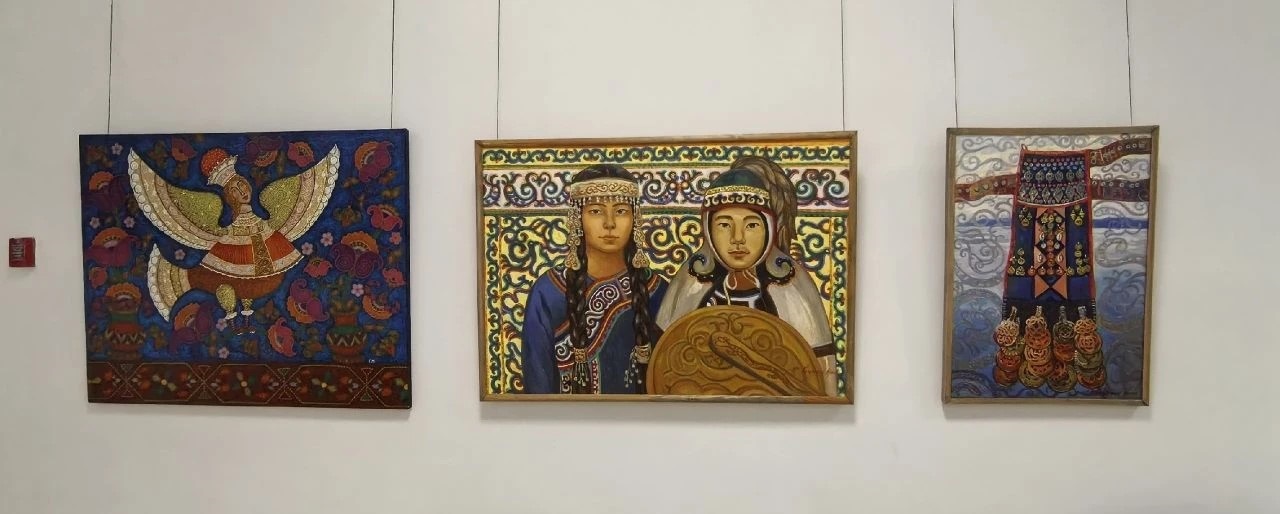 Комсомольчанка открыла в Чувашии художественную выставку