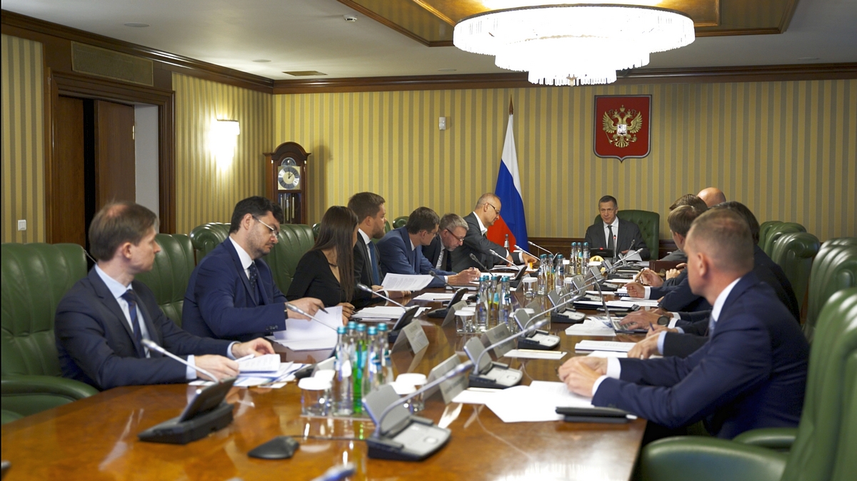 Подготовку к ВЭФ обсудили на совещании под руководством Юрия Трутнева
