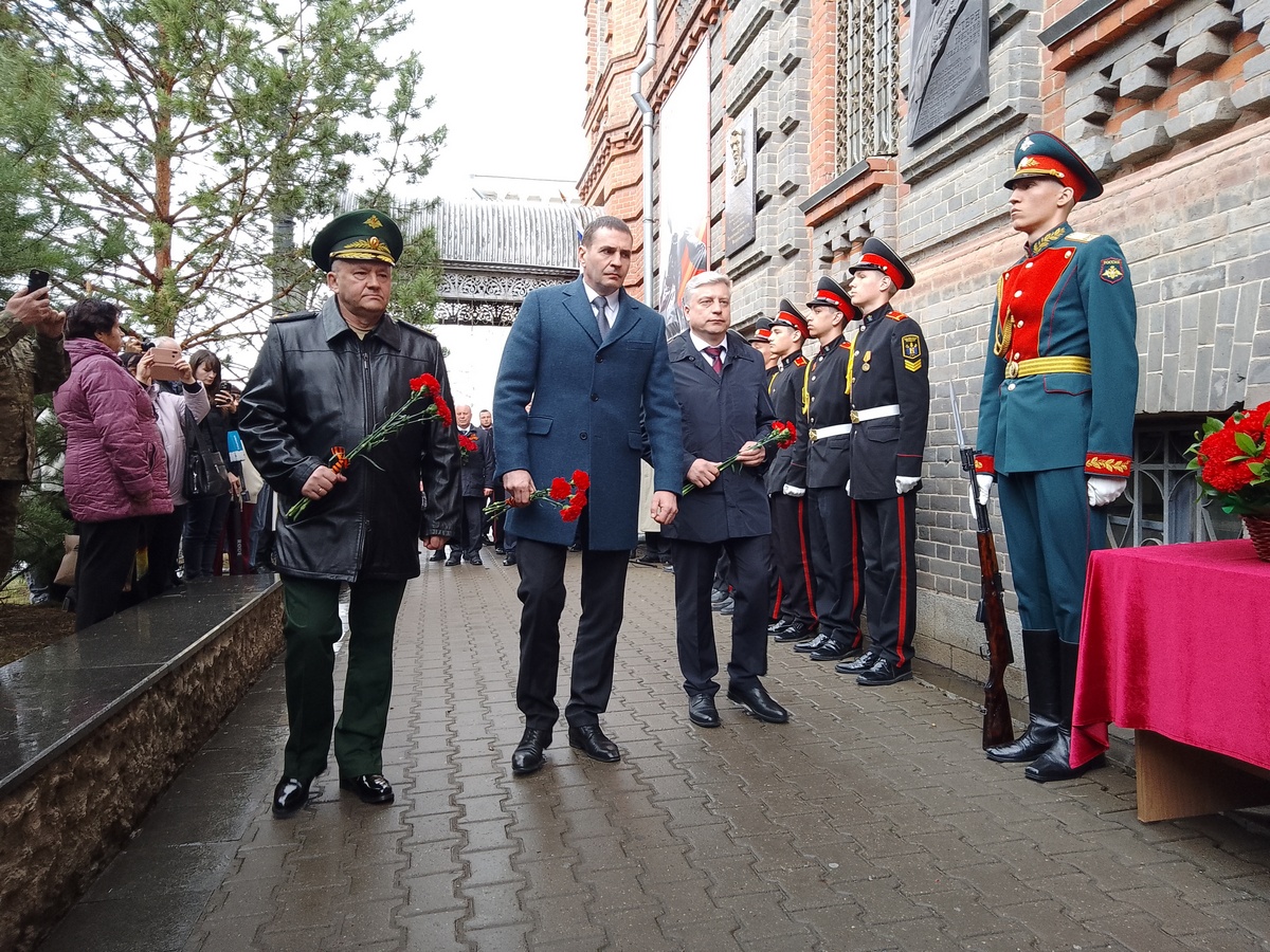Память генерала Иосифа Родионовича Апанасенко увековечили в Хабаровске
