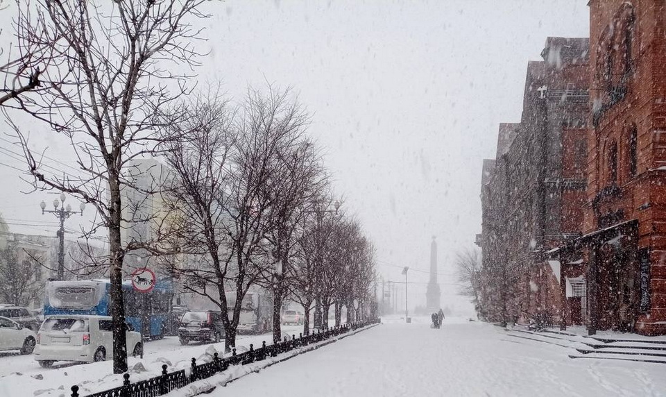 ТСЖ заплатит хабаровчанке 100 тысяч рублей за падение на скользком тротуаре