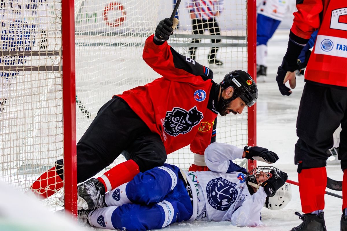 «СКА-Нефтяник» с разгромным счётом 15:3 переиграл «Сибсельмаш»