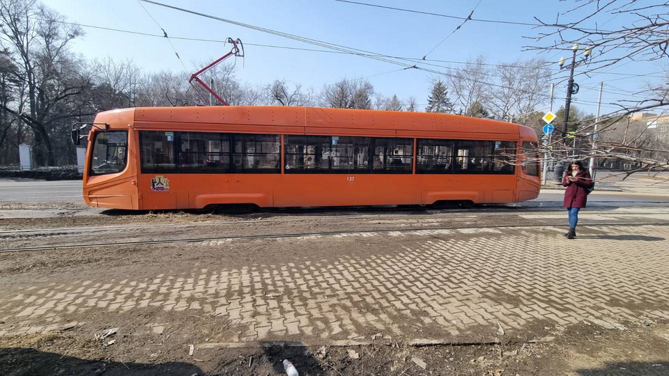 Хабаровчанка упала в трамвае и попала в больницу