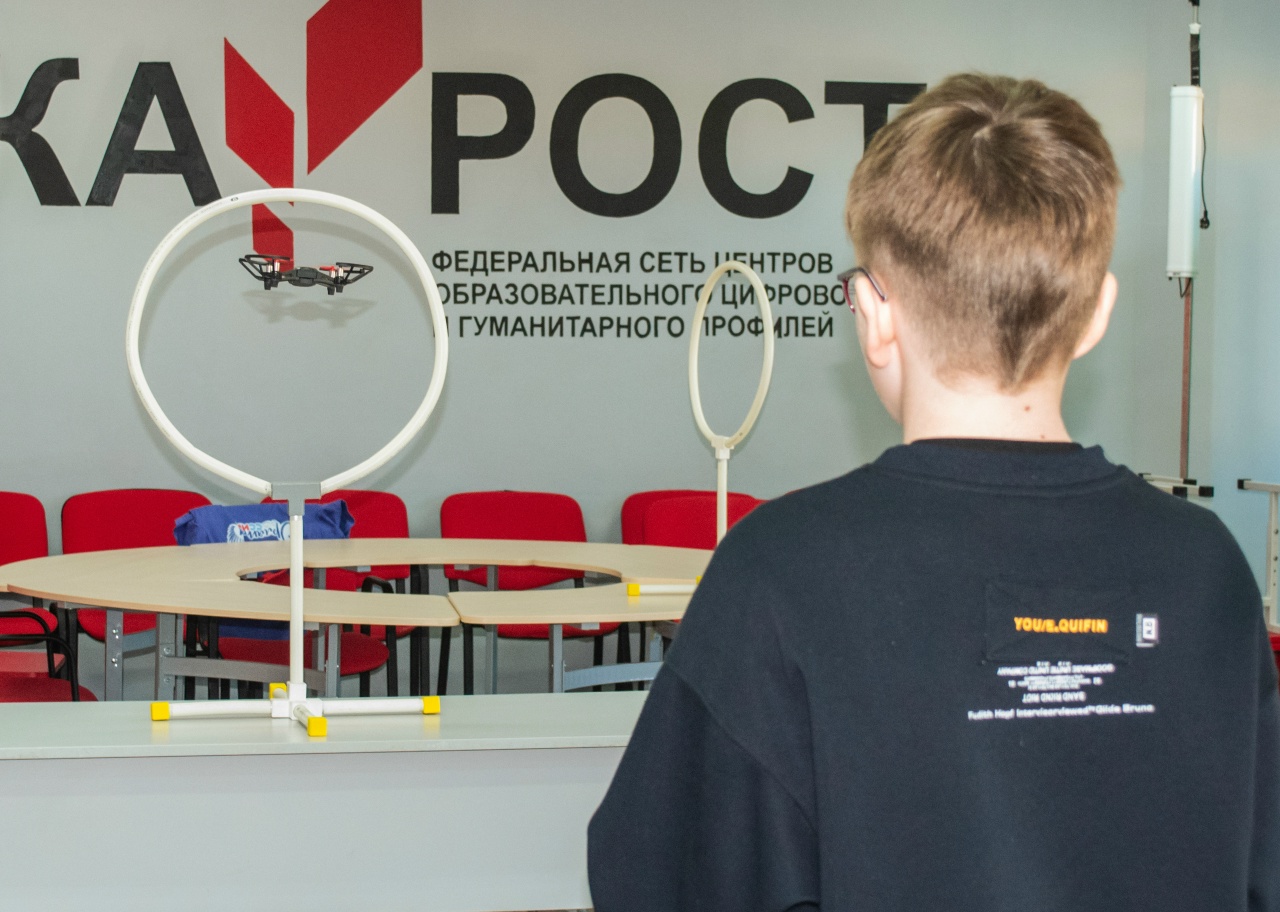 Школьники Ванино показали мастерство в робототехнике и пилотировании дронов