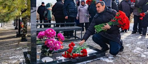 В Комсомольске-на-Амуре почтили память погибших на АПЛ «Нерпа»