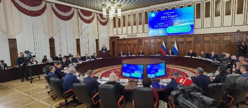 Губернатор Демешин выступил с отчётом о работе краевого правительства в 2024 году