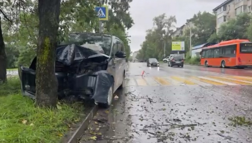 В ДТП в Хабаровске пострадала автолюбительница и двое её детей