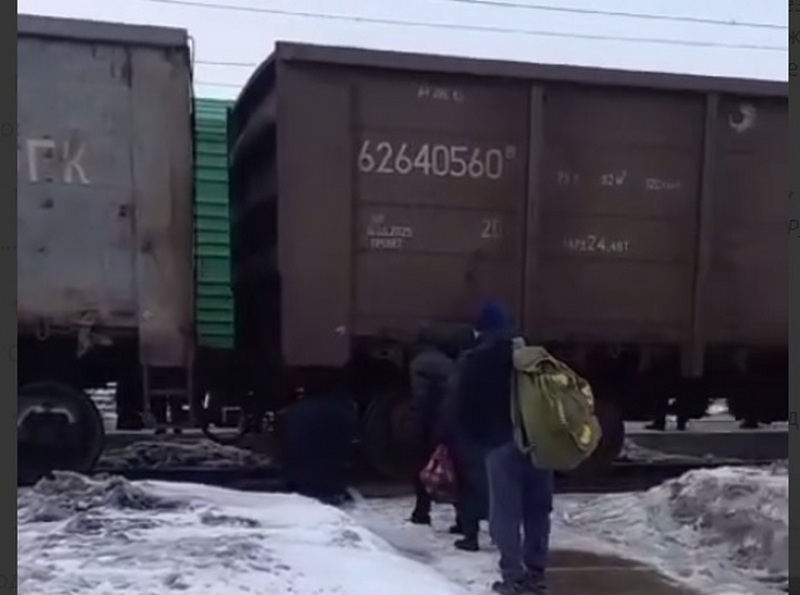Причину блокировки ж/д переезда в Хабаровском крае выясняет прокуратура
