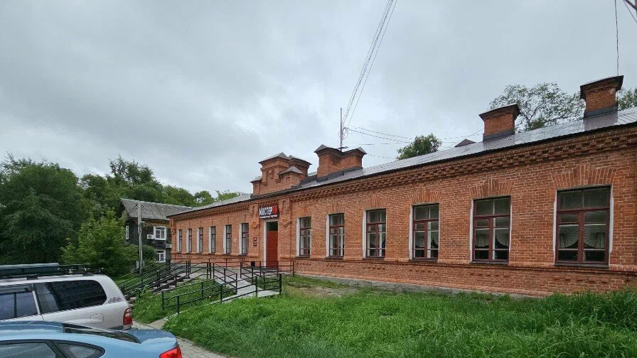 Офицерский флигель постройки 1912 года продаётся в Хабаровске