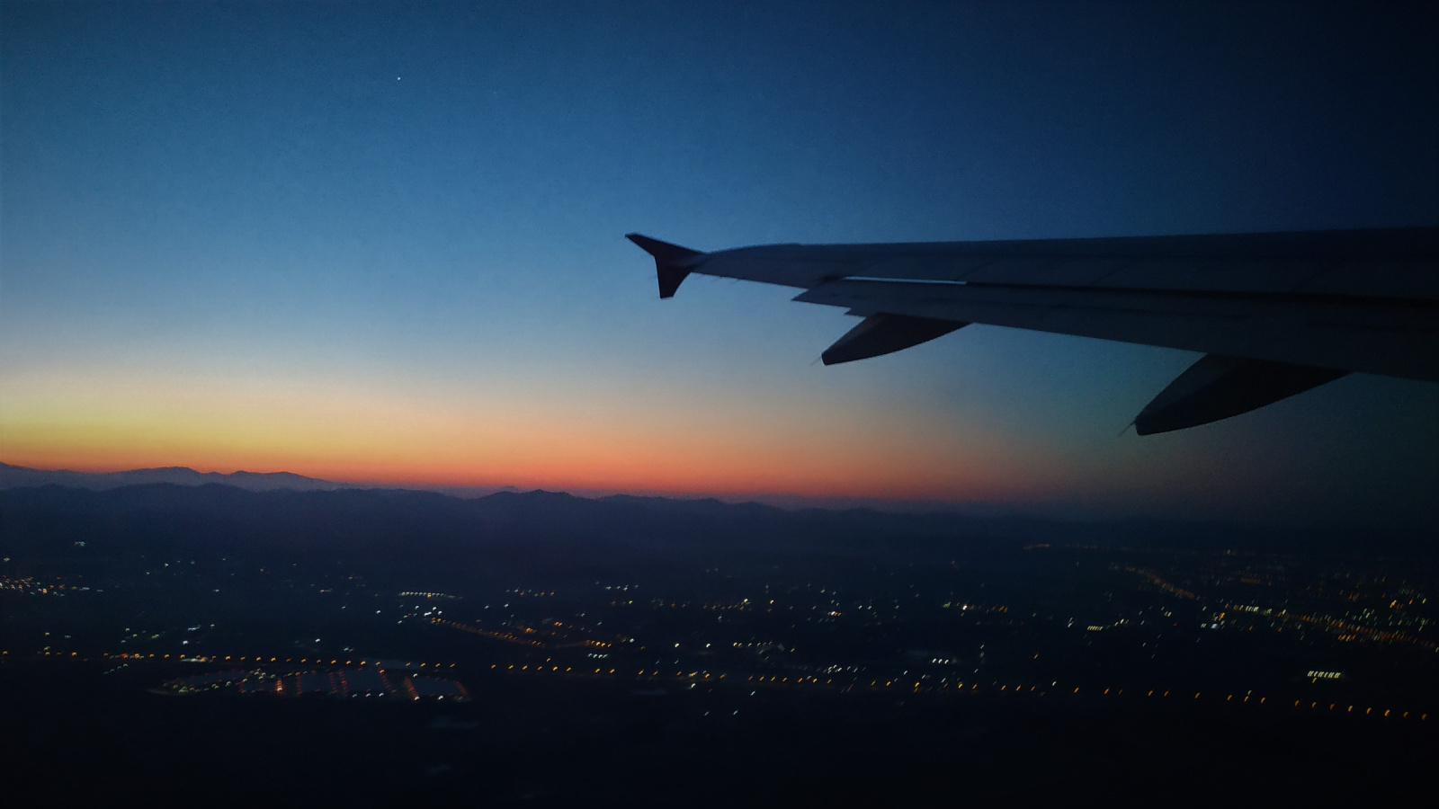 Авиарейсы из Хабаровска в Чегдомын и обратно отложили из-за снегопада