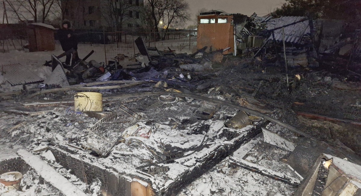 В пригороде Хабаровска в пожаре погибли мужчина и беременная женщина