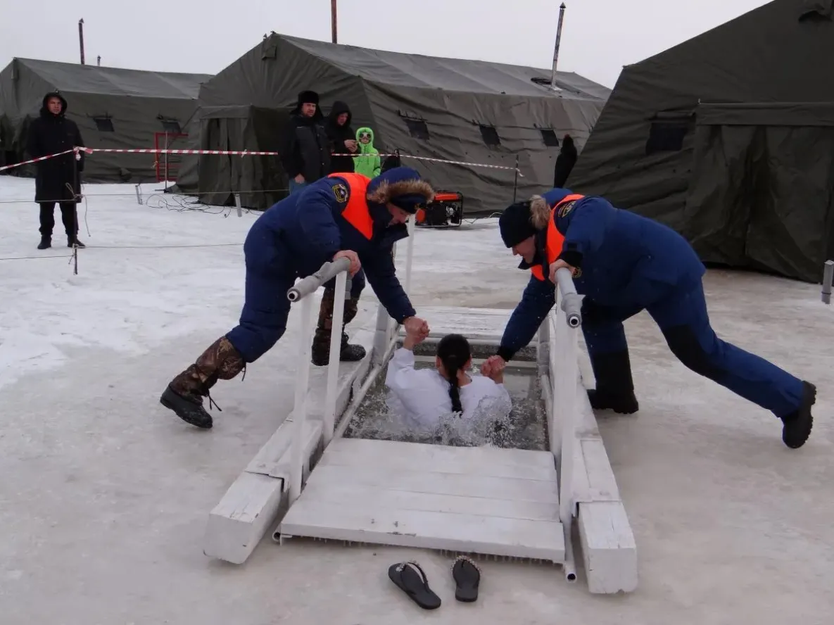 Народные приметы на 19 января: сегодня проходят Крещенские купания