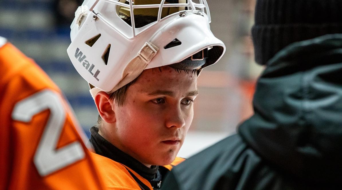 ХК «Амур» на 1 год подписал 20-летнего голкипера Владимира Войтюка