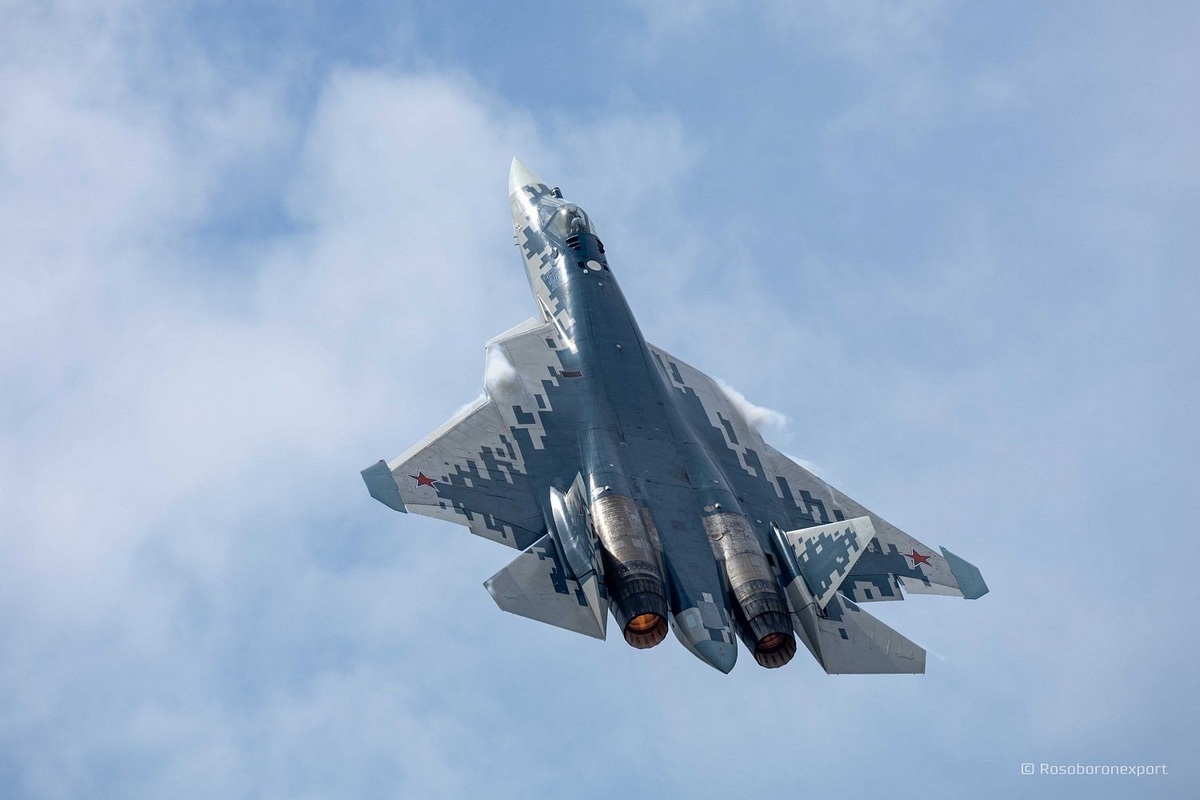Истребитель Су-57Э представят на крупнейшей в мире выставке военной техники