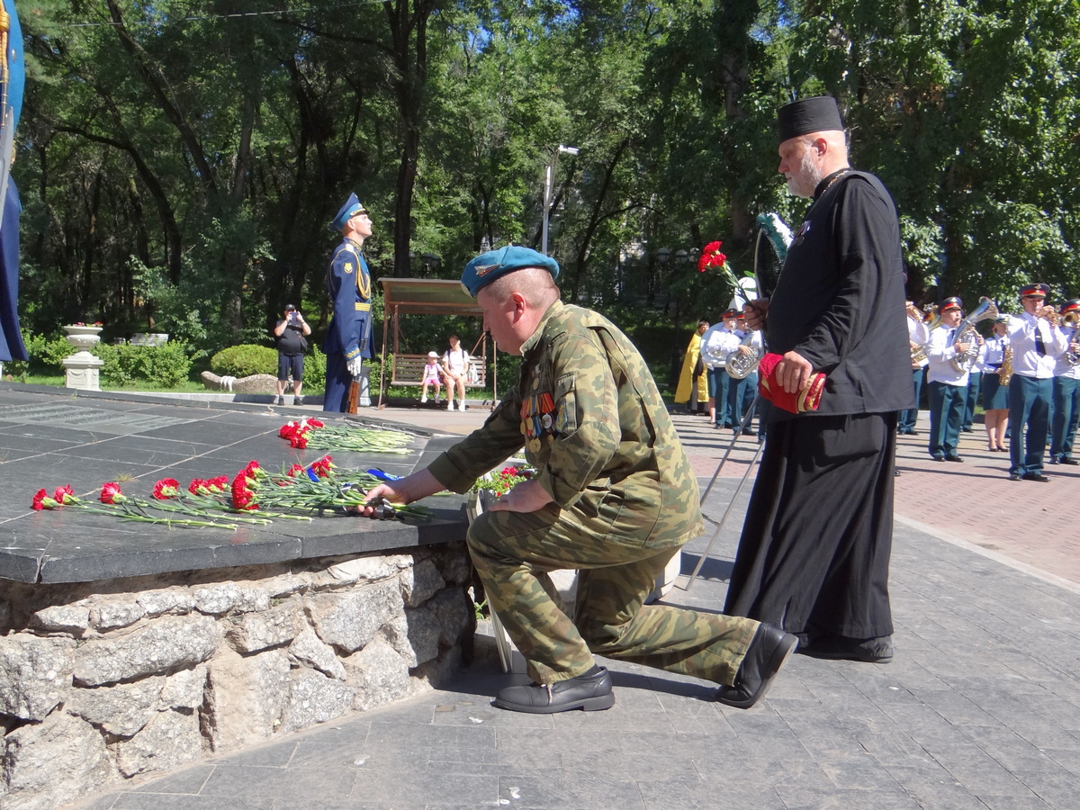 День Воздушно-десантных войск отметили в Хабаровске