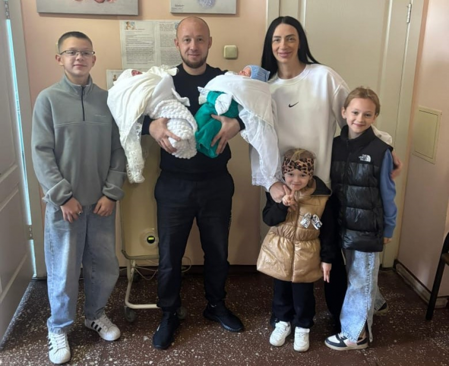 Первая семья в Хабаровском крае получила прогрессивный маткапитал за королевскую двойню