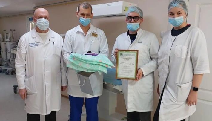 Студенты ДВМГУ передали тёплые вещи недоношенным детям в Хабаровске