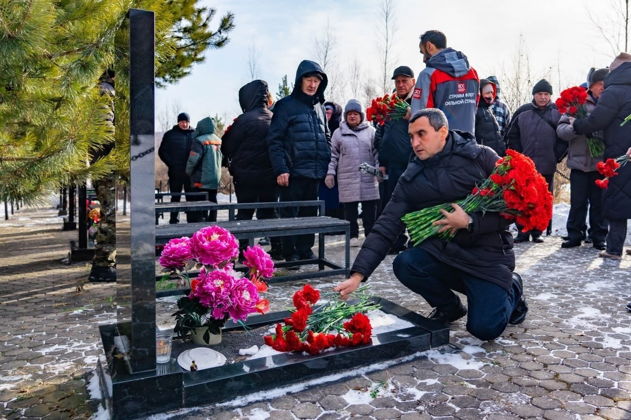 В Комсомольске-на-Амуре почтили память погибших на АПЛ «Нерпа»
