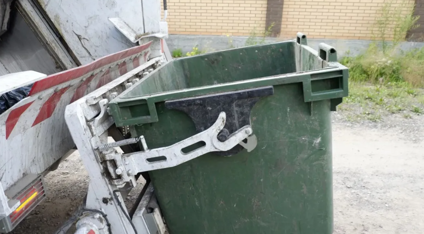 За парковку у контейнерных площадок хабаровчанам может грозить штраф