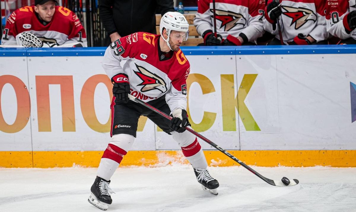 Защитник Егор Воронков перешёл из «Витязя» в хабаровский «Амур»