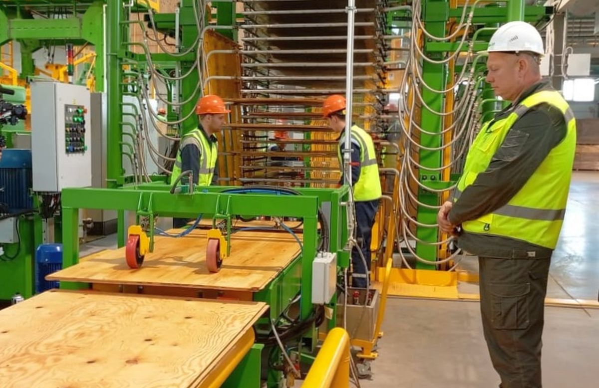 РФП Групп открыла в ТОР «Хабаровск» новый завод по производству фанеры