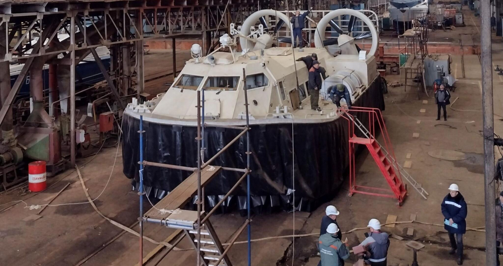 Судно на воздушной подушке СВП-50 Хабаровского СЗ оснастили двигателями КАМАЗ