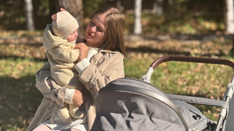 Мамы-студентки получили в Хабаровском крае по 100 тысяч рублей  