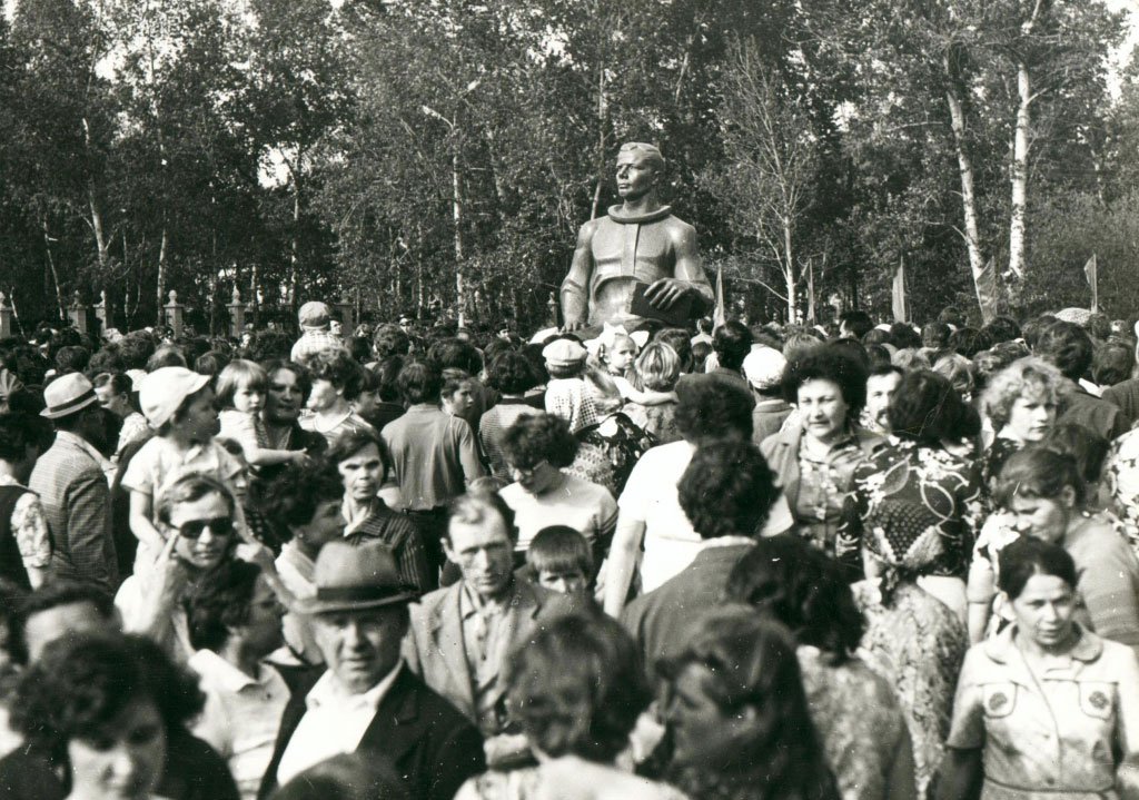 Ламповый комсомольск история города юности в фотографиях