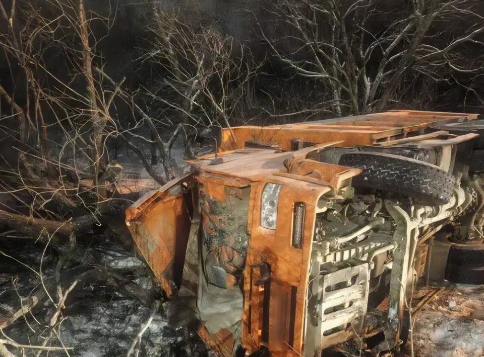 Хабаровчанка погибла в перевернувшемся КАМАЗе