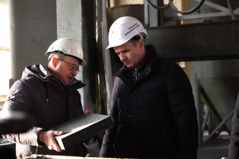 Дмитрий Демешин предложил камнерезам Хабаровска перейти на местное сырьё