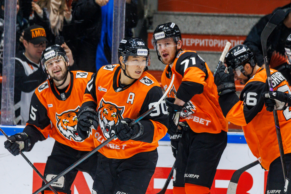 Хабаровский «Амур» дома разделался с омским «Авангардом» 