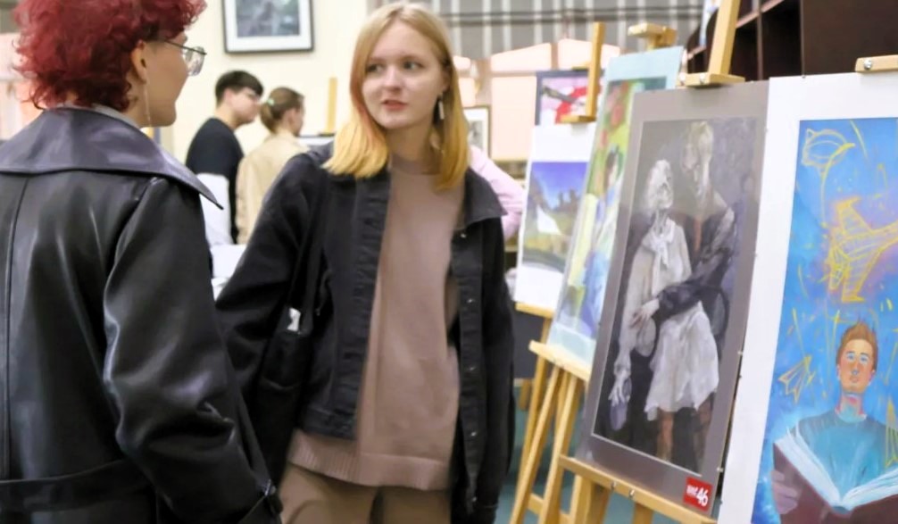 Владельцы «Пушкинской карты» смогут провести родителей в музей со скидкой