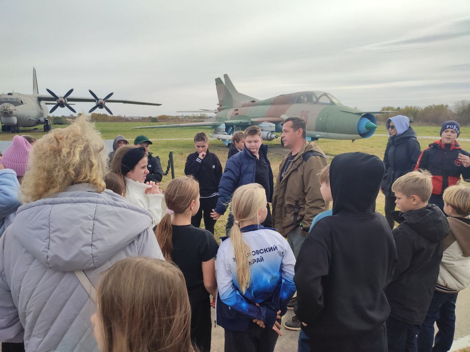 Школьники из Хабаровского края посидели за штурвалами боевых вертолётов