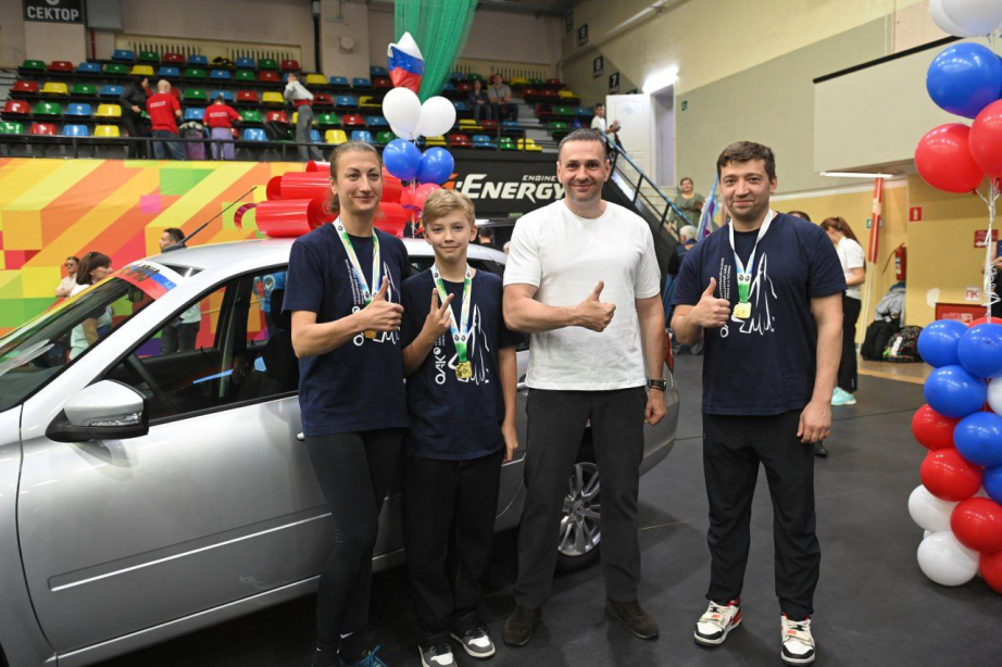 Семья Киселёвых на спортивном фестивале в Хабаровске выиграла «Ладу Гранта»