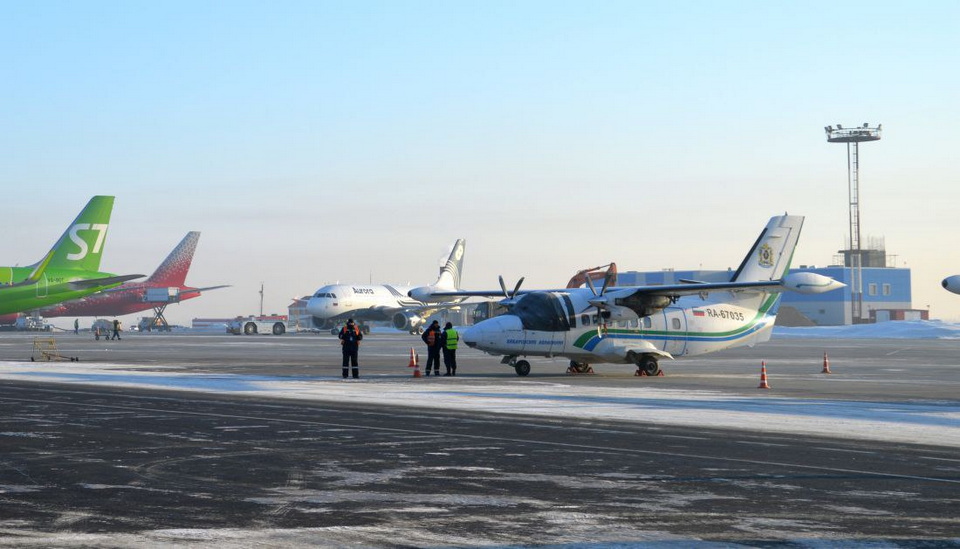 Самолёт L-410 вернулся в аэропорт Хабаровска из-за дыма в салоне