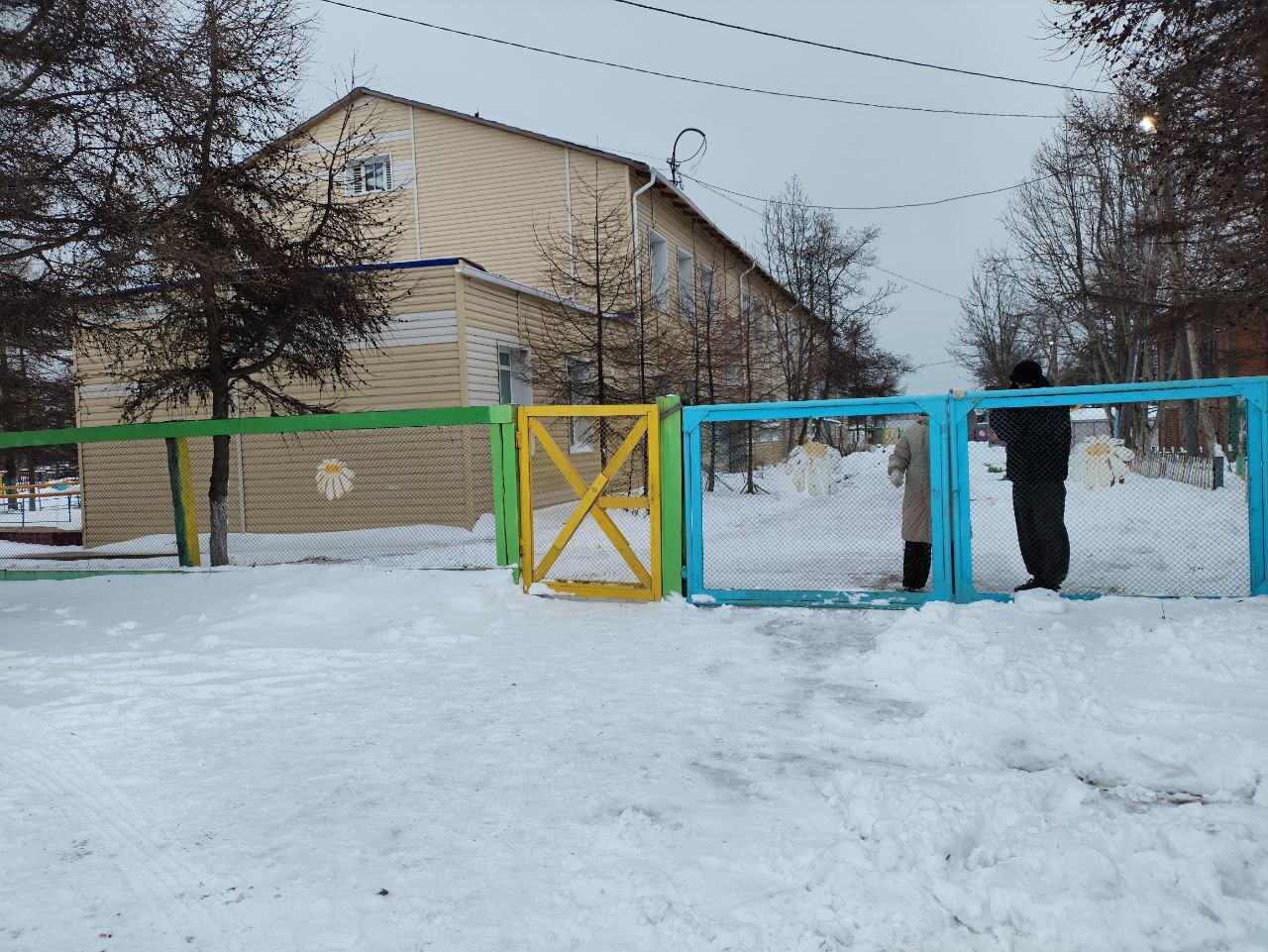 В Охотске из-за отсутствия тепла второй день не работает детский сад