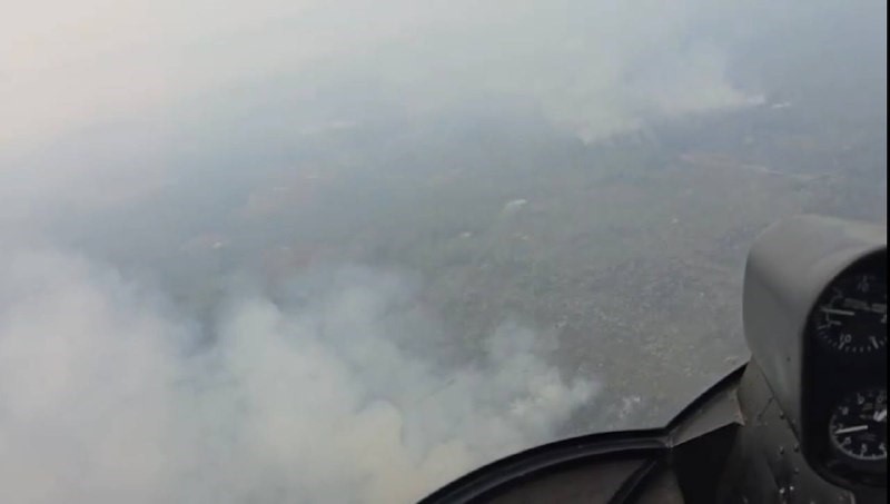 Лесной пожар в Верхнебуреинском районе тушат при помощи вертолёта и поездов