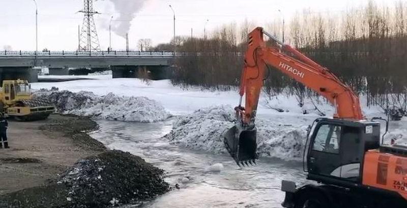 В Комсомольске-на-Амуре возобновили укрепление берега Силинки
