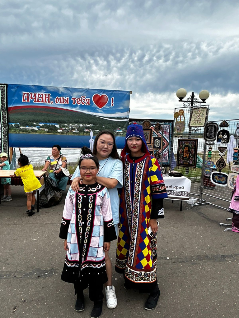 Ира Гейкер с семьей.JPG