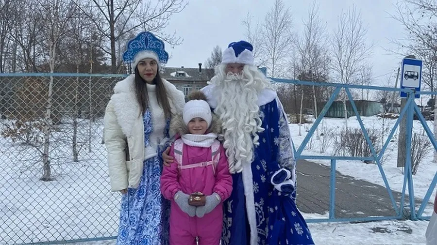 Полицейские Хабаровского края становятся Дедами Морозами и Снегурочками